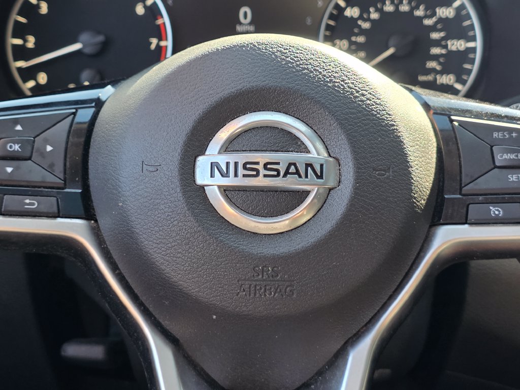 Photo 27 of this Nissan Altima