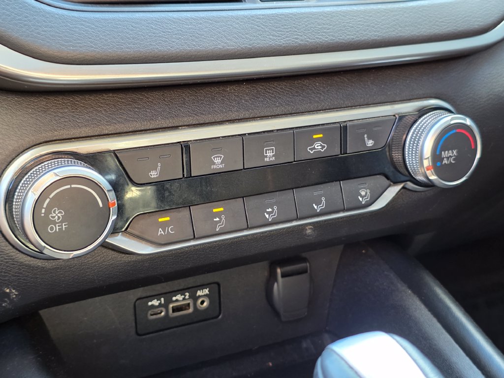 Photo 36 of this Nissan Altima
