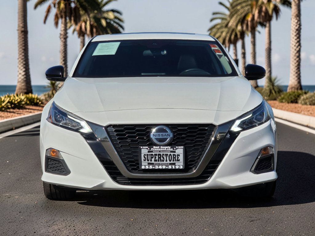 Photo 4 of this Nissan Altima