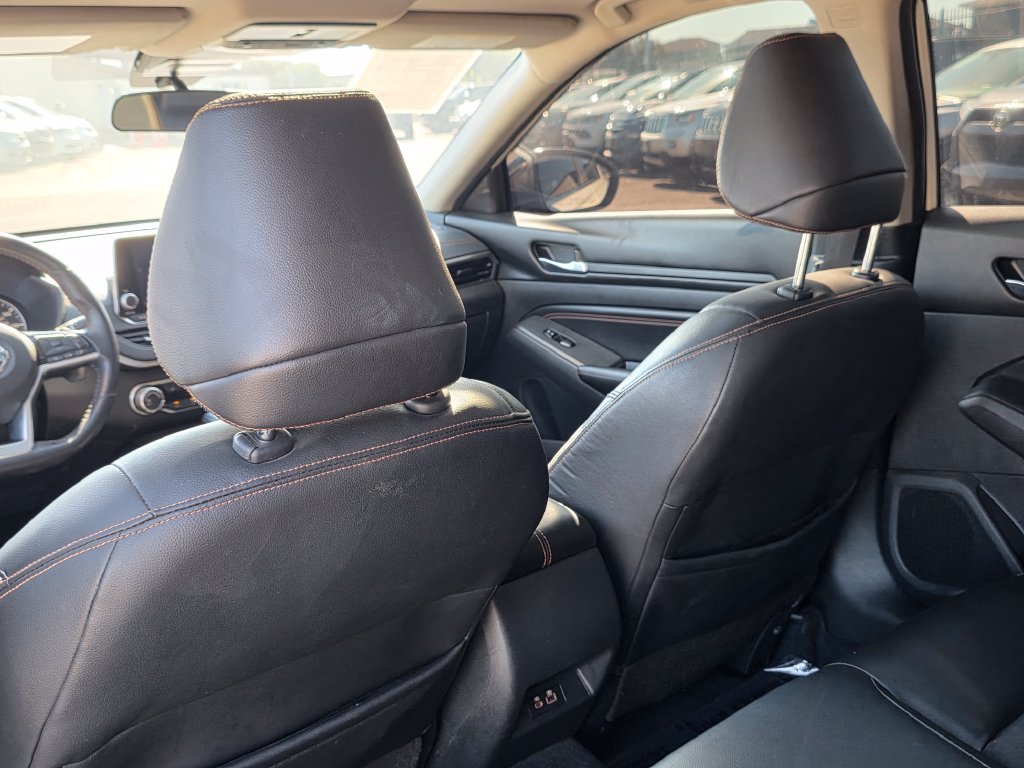 Photo 21 of this Nissan Altima