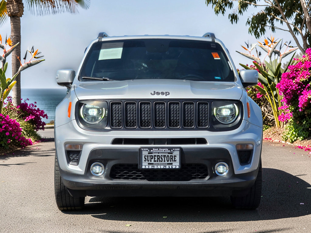 Photo 3 of this Jeep Renegade
