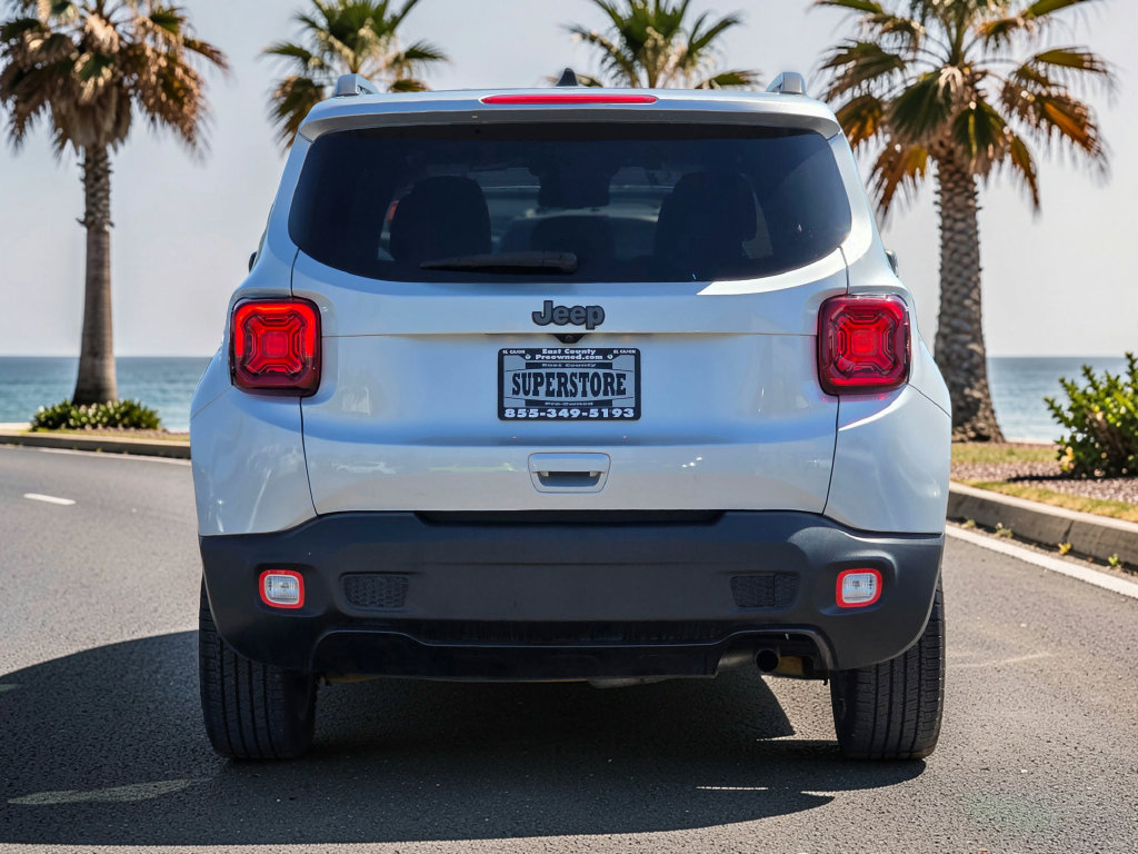 Photo 6 of this Jeep Renegade