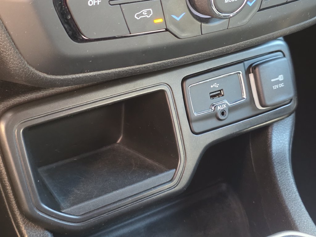 Photo 37 of this Jeep Renegade