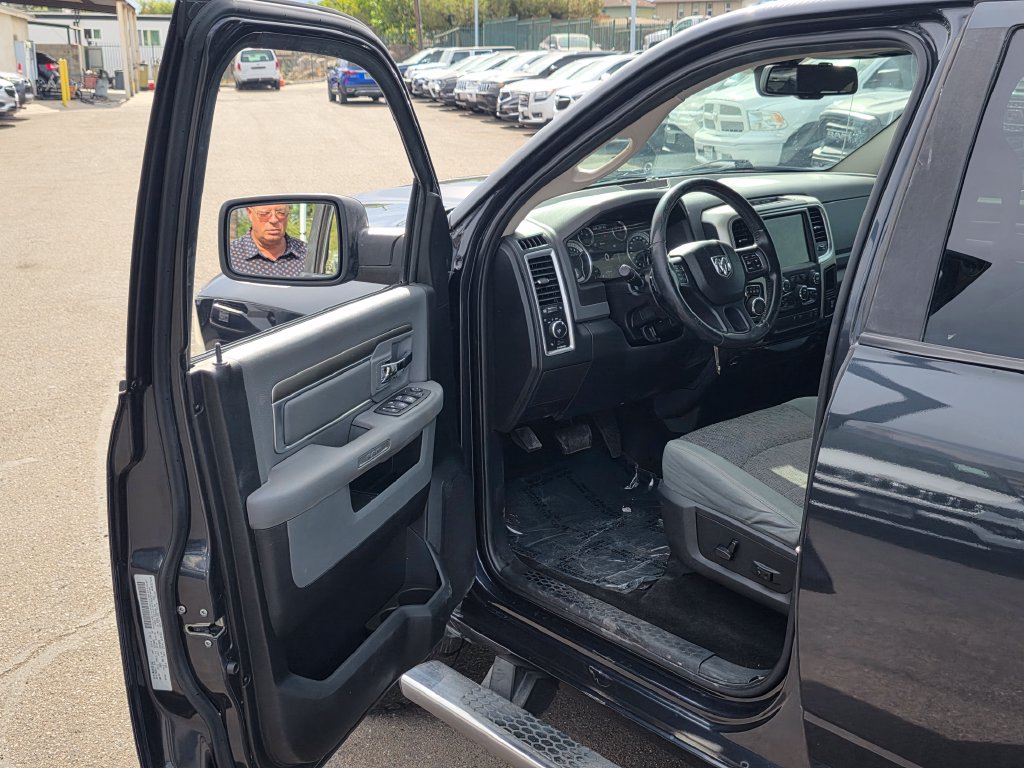 Photo 21 of this Ram 1500