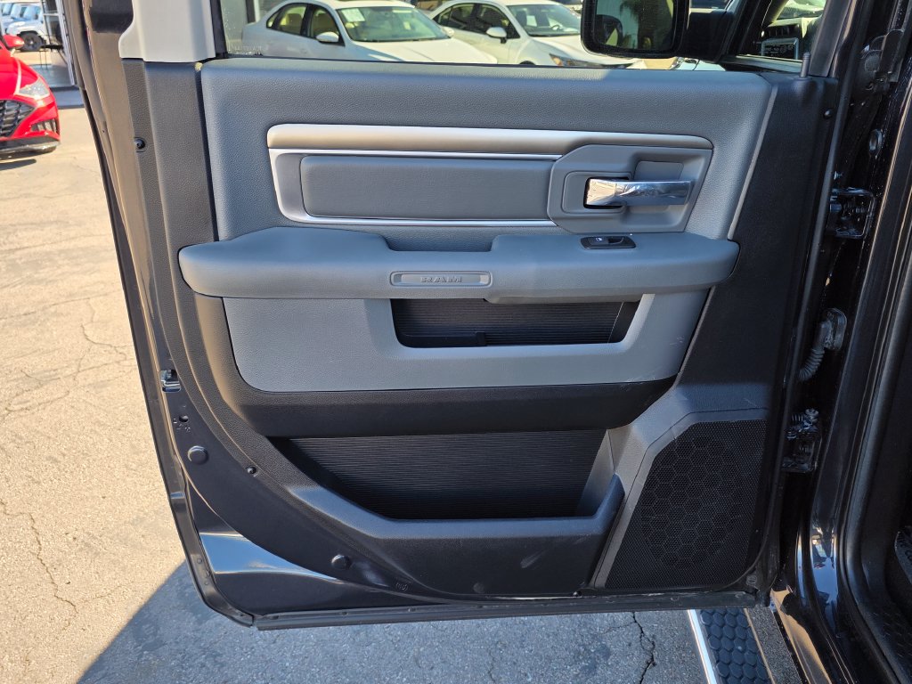 Photo 22 of this Ram 1500