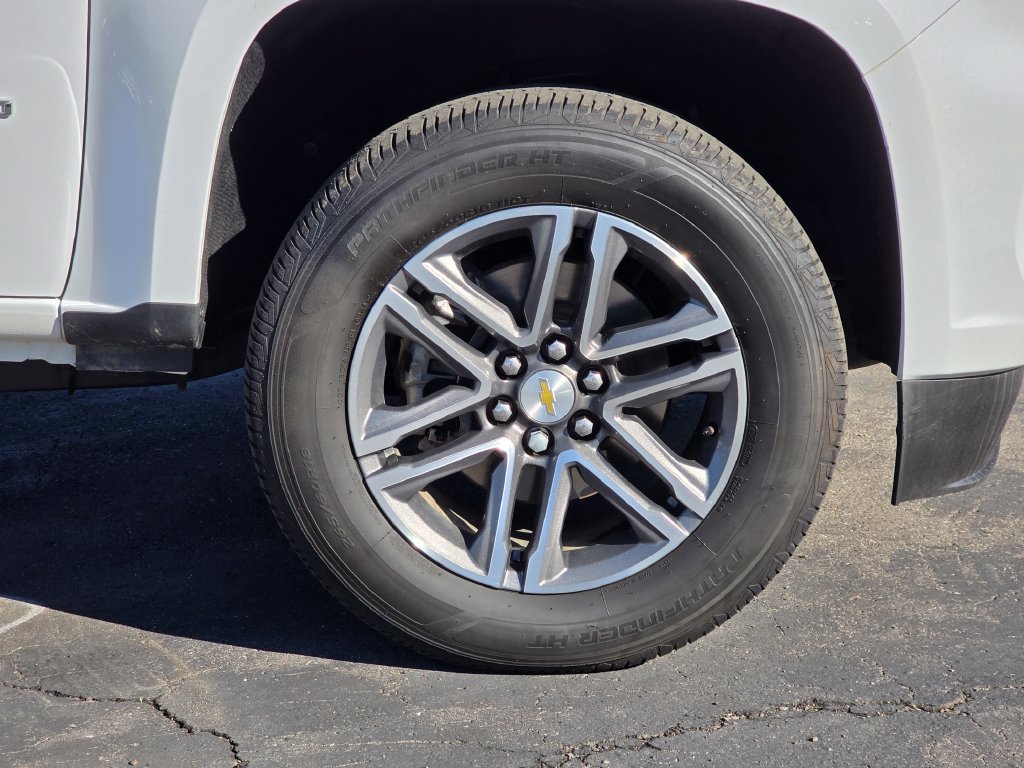 Photo 9 of this Chevrolet Colorado