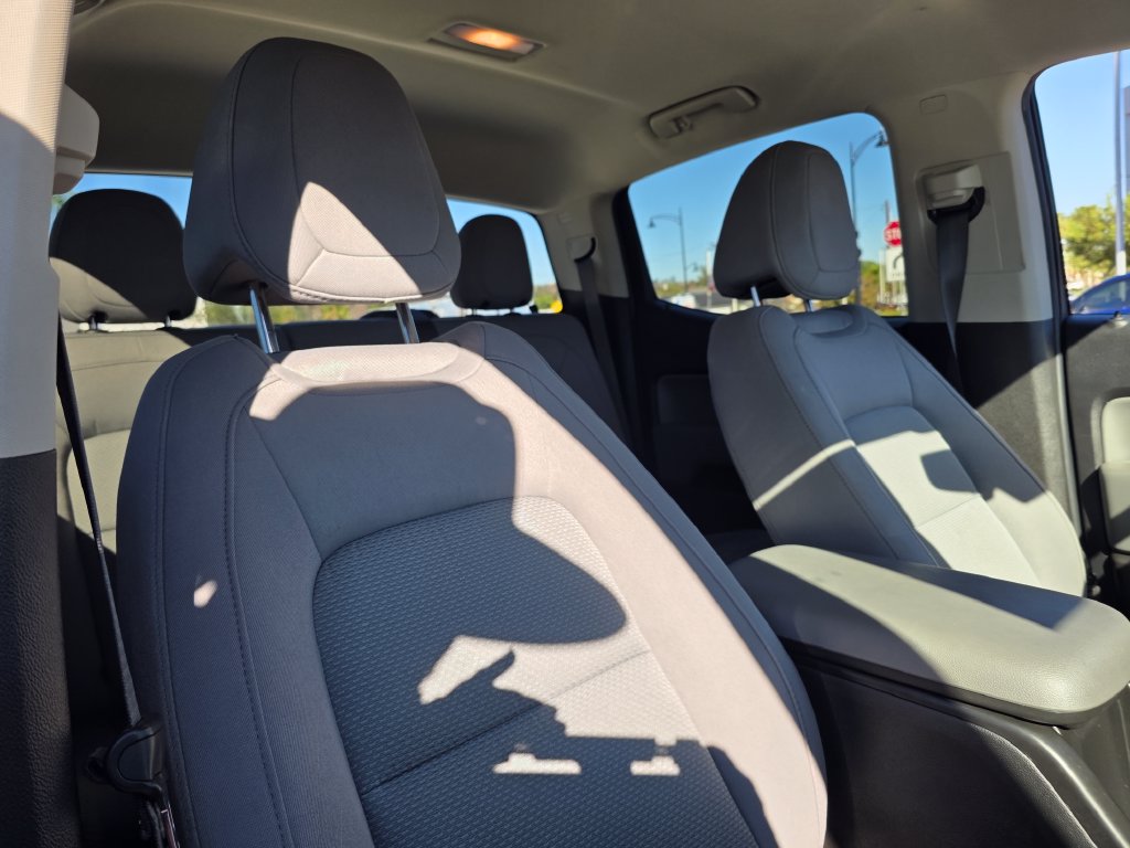 Photo 13 of this Chevrolet Colorado