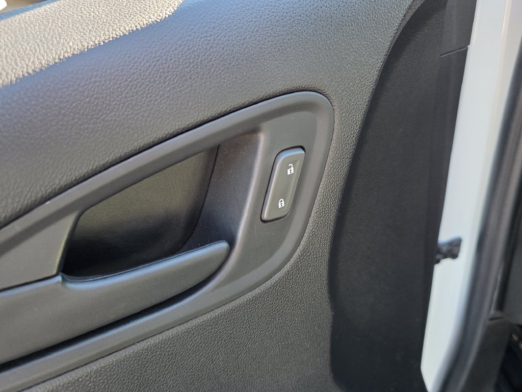 Photo 24 of this Chevrolet Colorado
