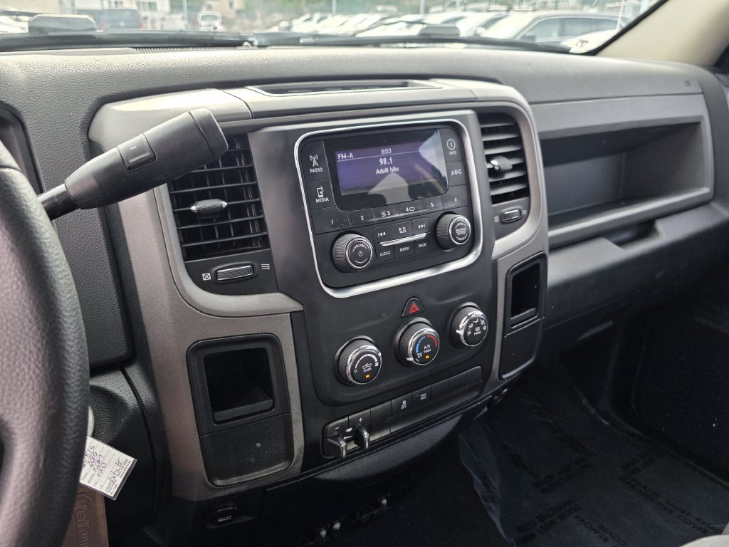 Photo 30 of this Ram 1500