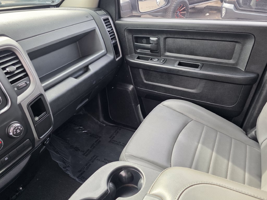 Photo 32 of this Ram 1500
