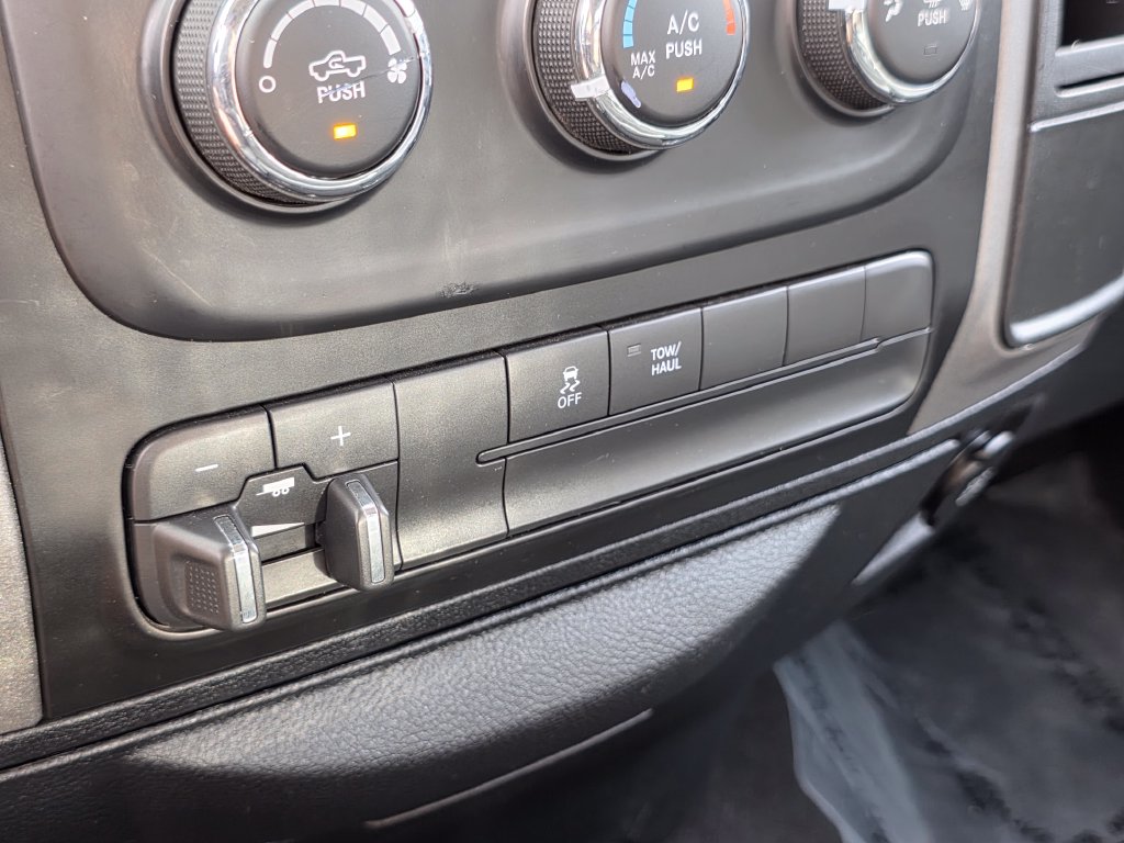 Photo 36 of this Ram 1500