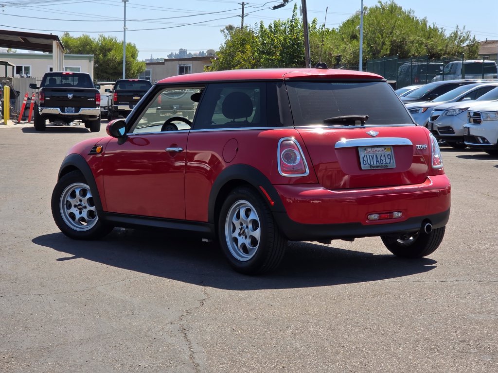 Photo 3 of this MINI Cooper Hardtop