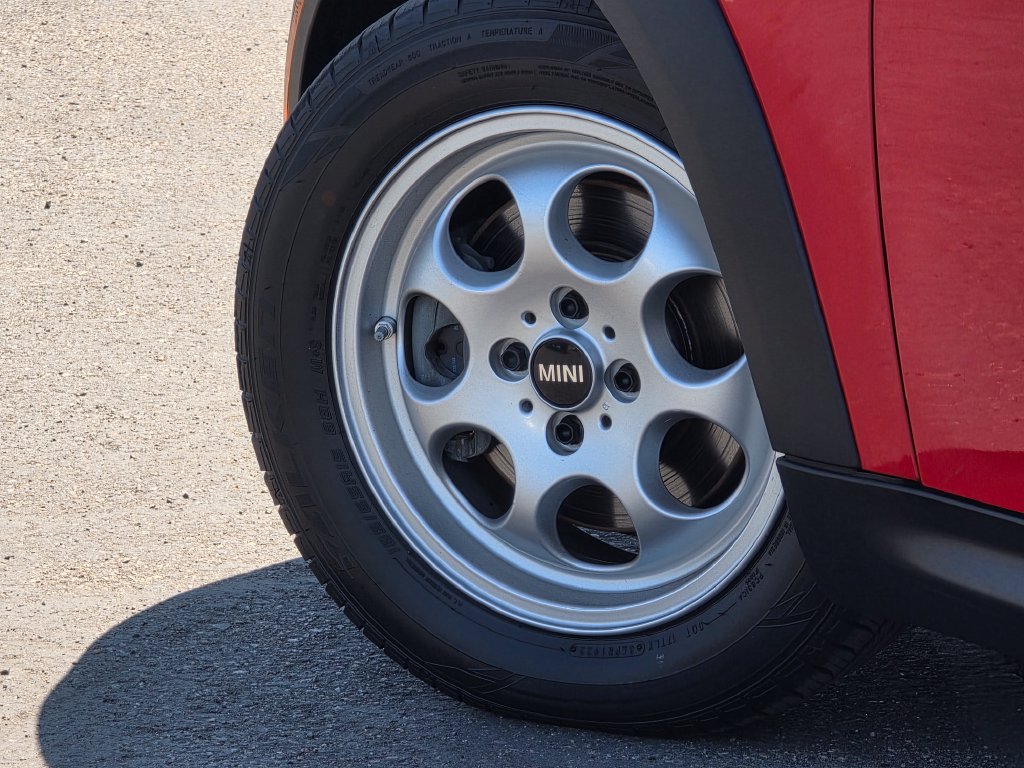 Photo 4 of this MINI Cooper Hardtop