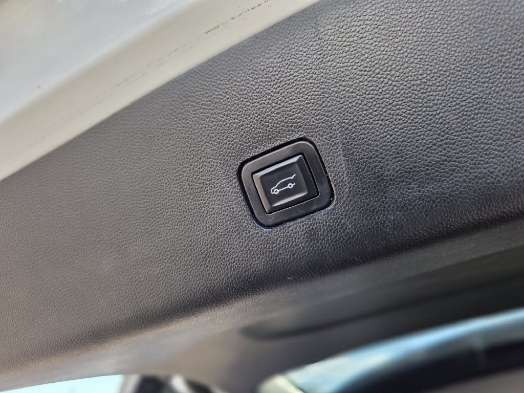 Photo 10 of this Chevrolet Traverse