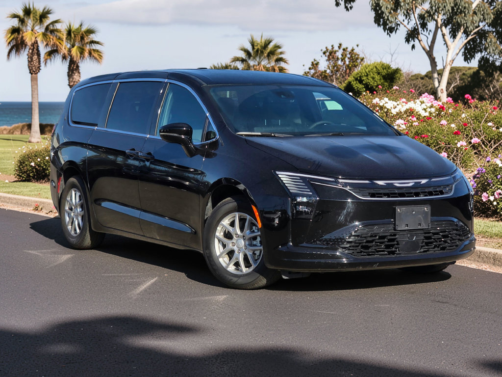 Photo 2 of this Chrysler Pacifica