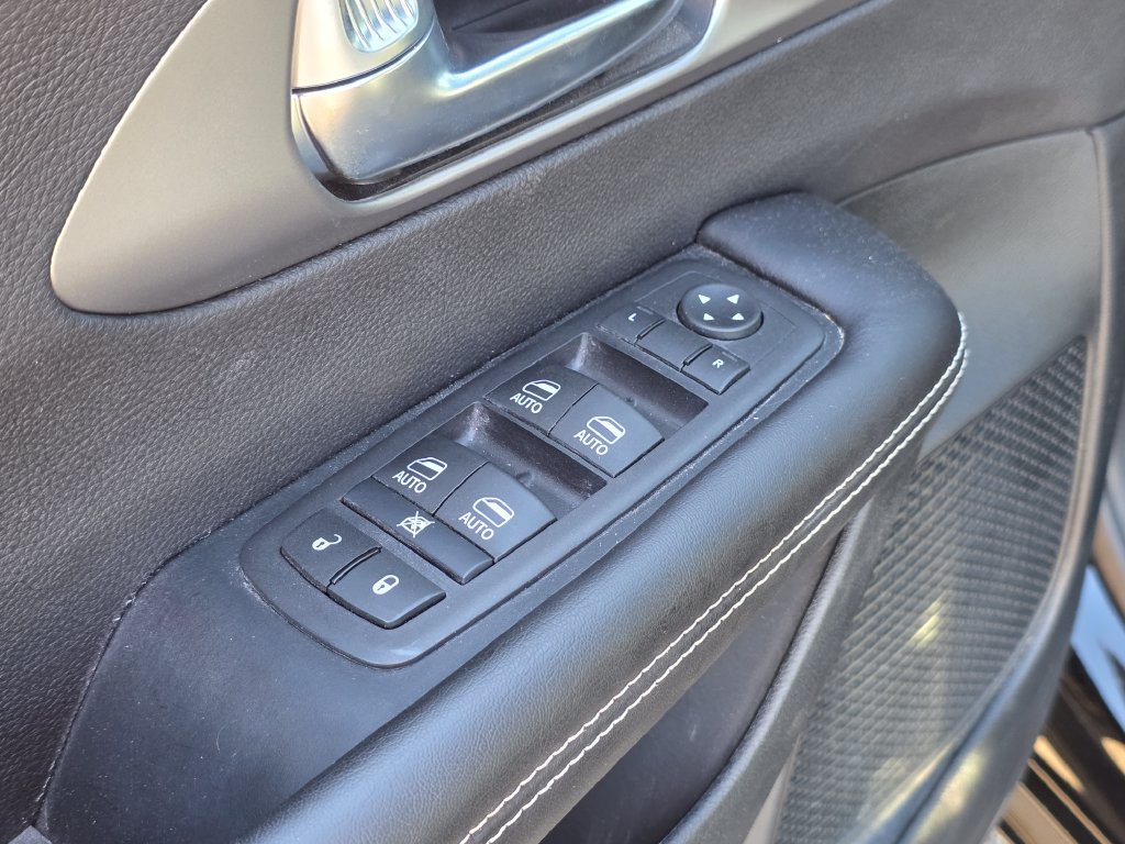 Photo 16 of this Chrysler Pacifica