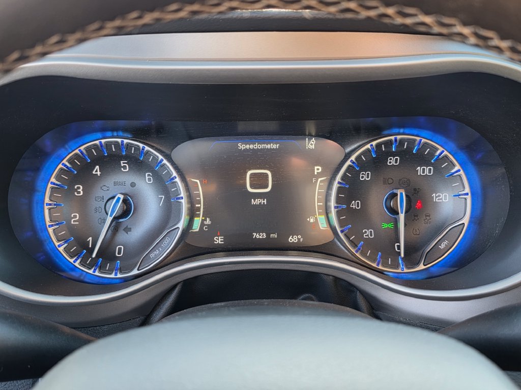 Photo 19 of this Chrysler Pacifica