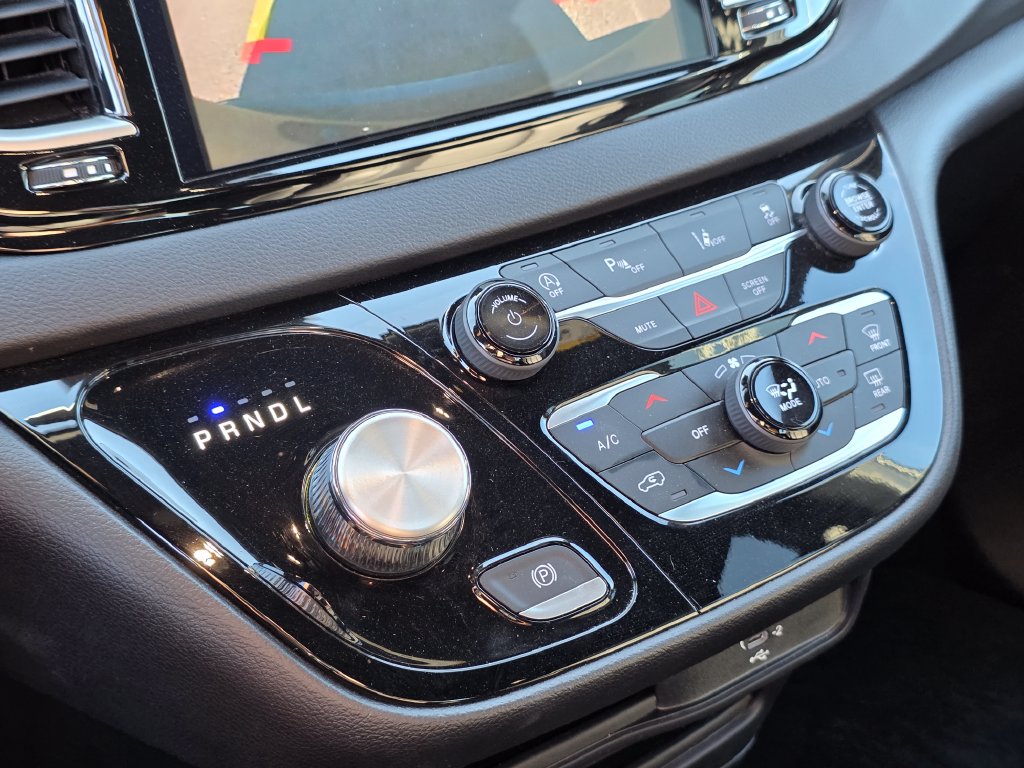 Photo 22 of this Chrysler Pacifica
