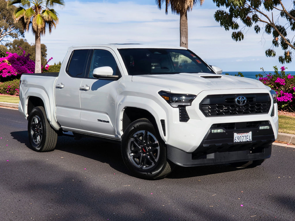 Photo 2 of this Toyota Tacoma 4WD