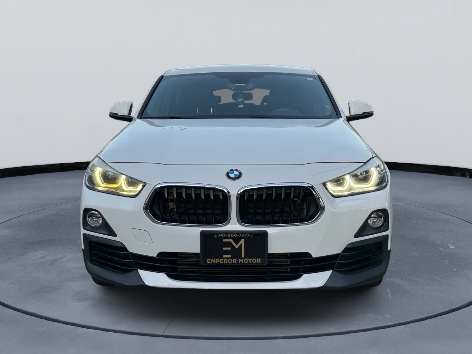 View vehicle photo 2