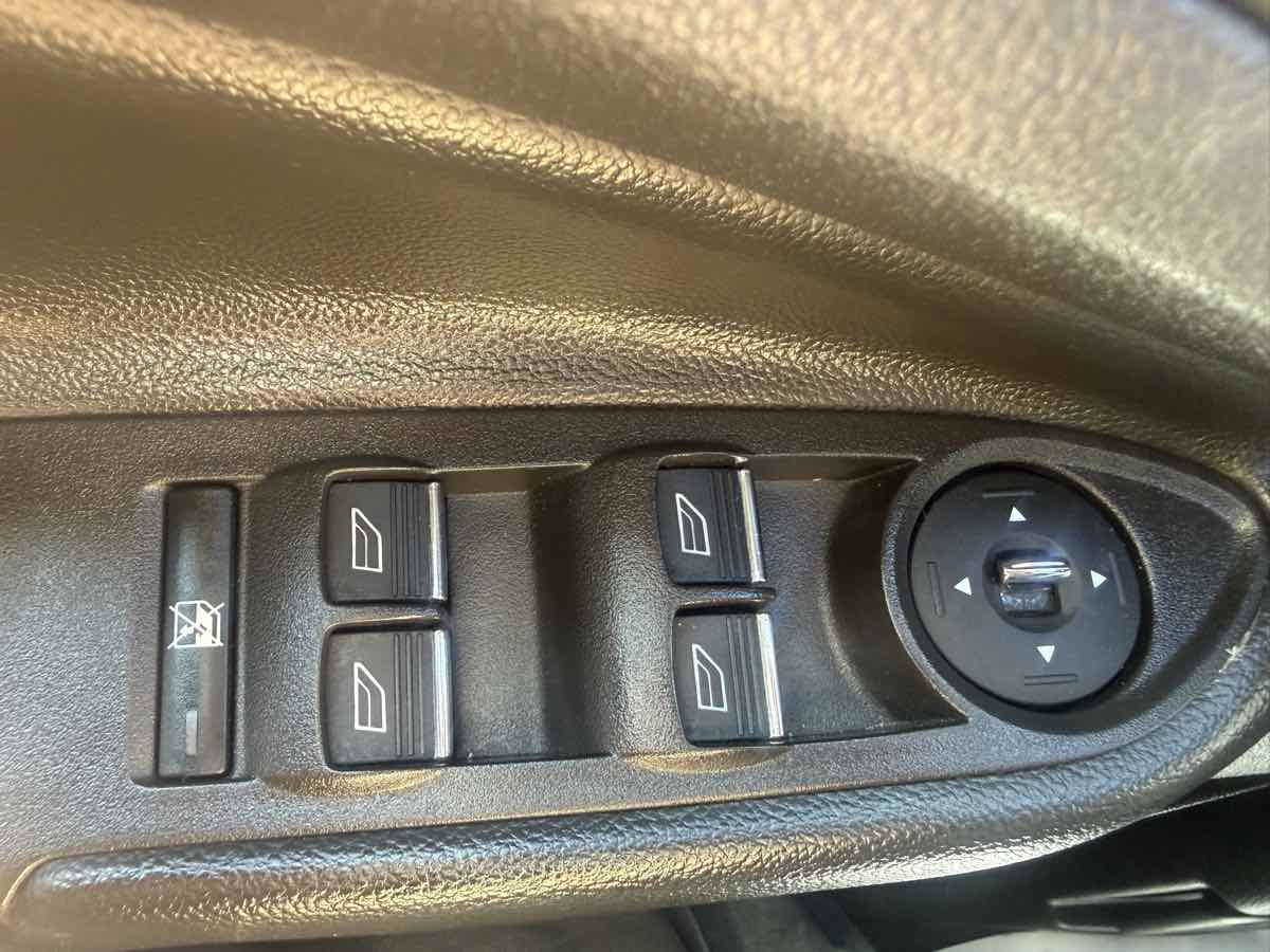 Photo 10 of this Ford C-Max Hybrid