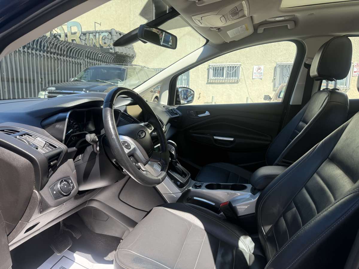 Photo 16 of this Ford C-Max Hybrid