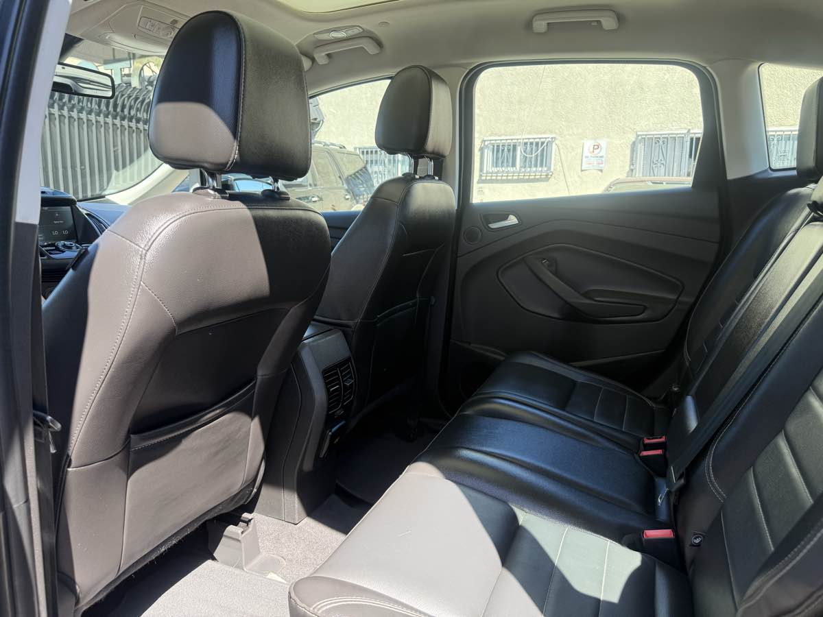 Photo 17 of this Ford C-Max Hybrid