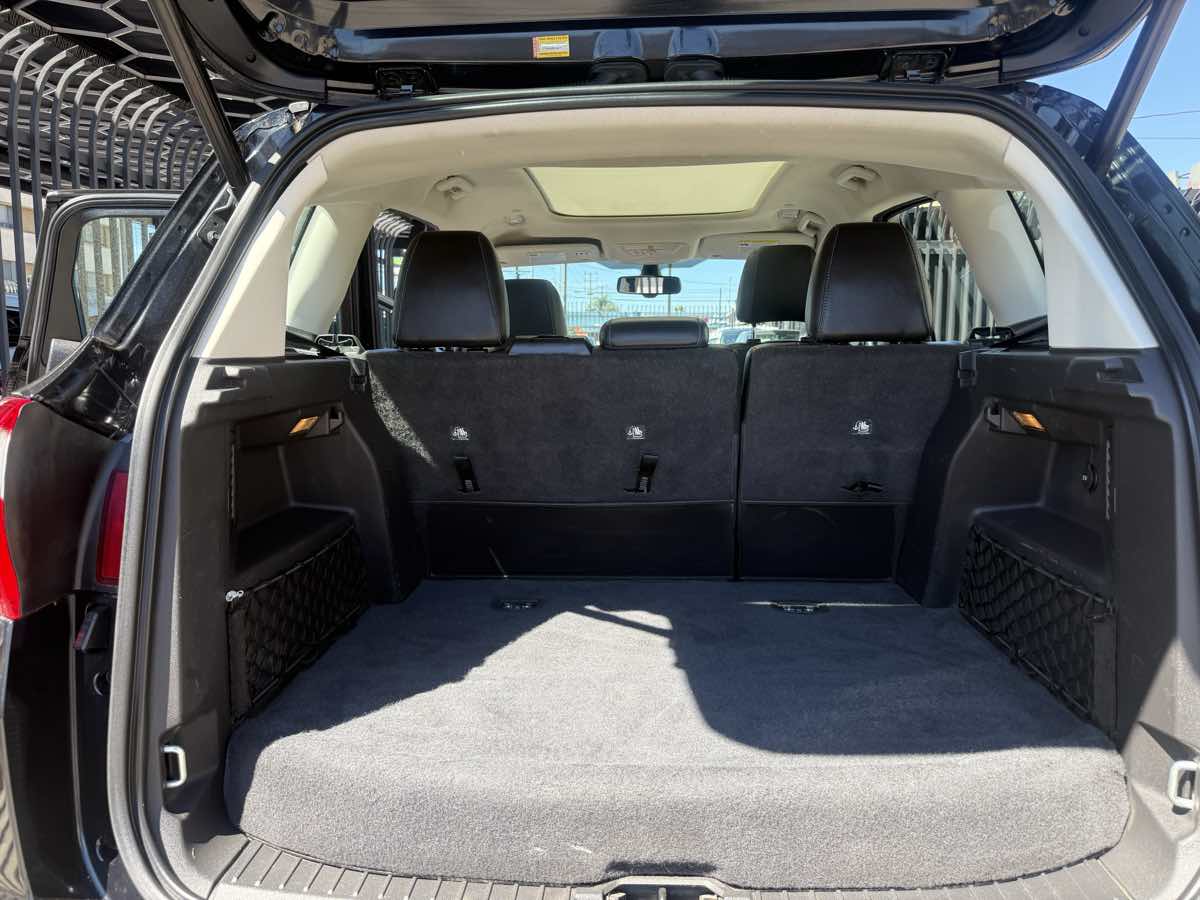 Photo 20 of this Ford C-Max Hybrid