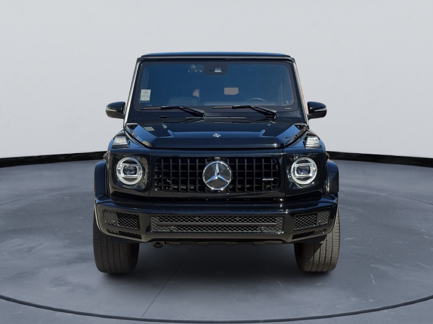 Photo 2 of this Mercedes-Benz G 550