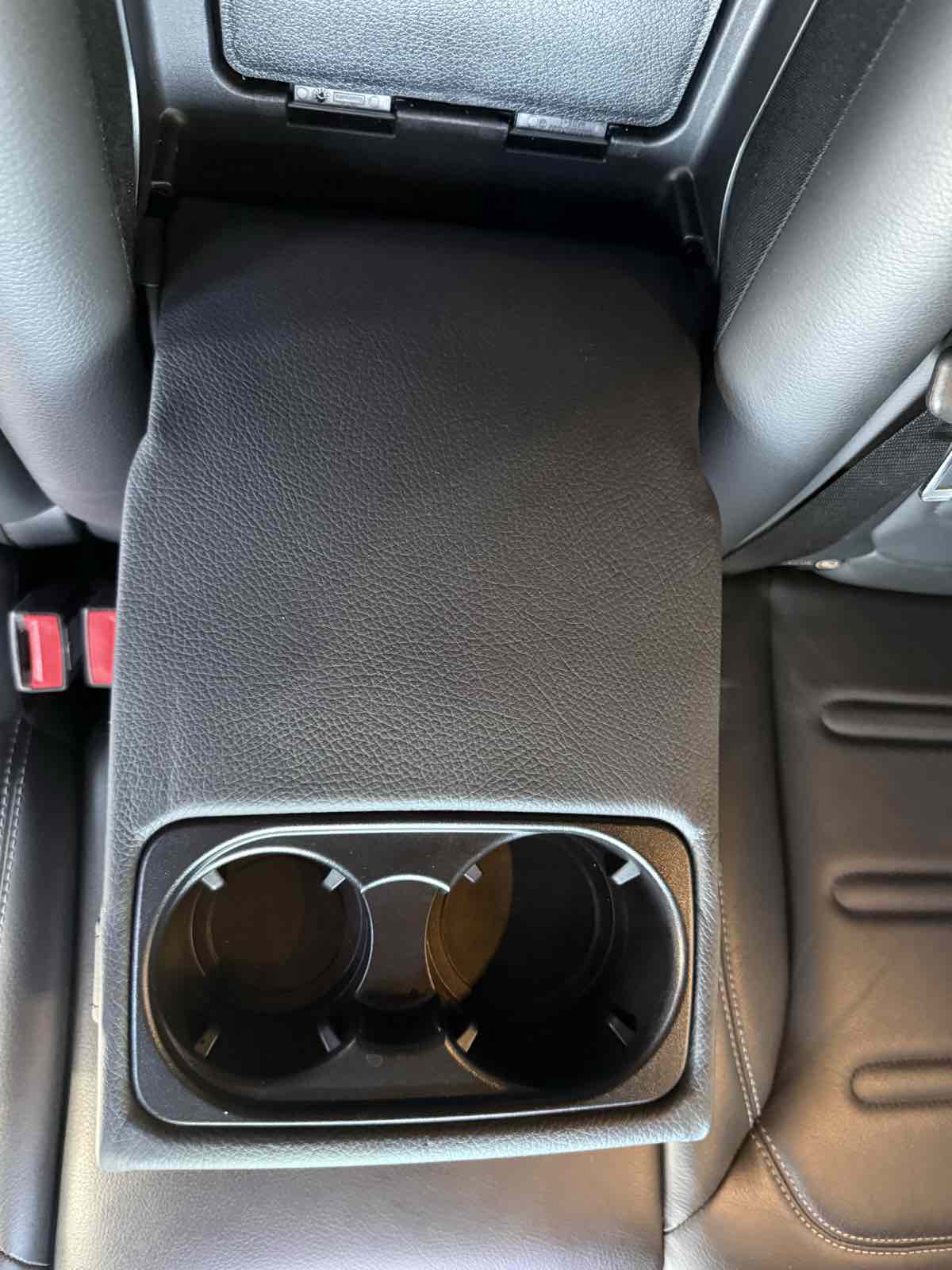 Photo 26 of this Mercedes-Benz G 550
