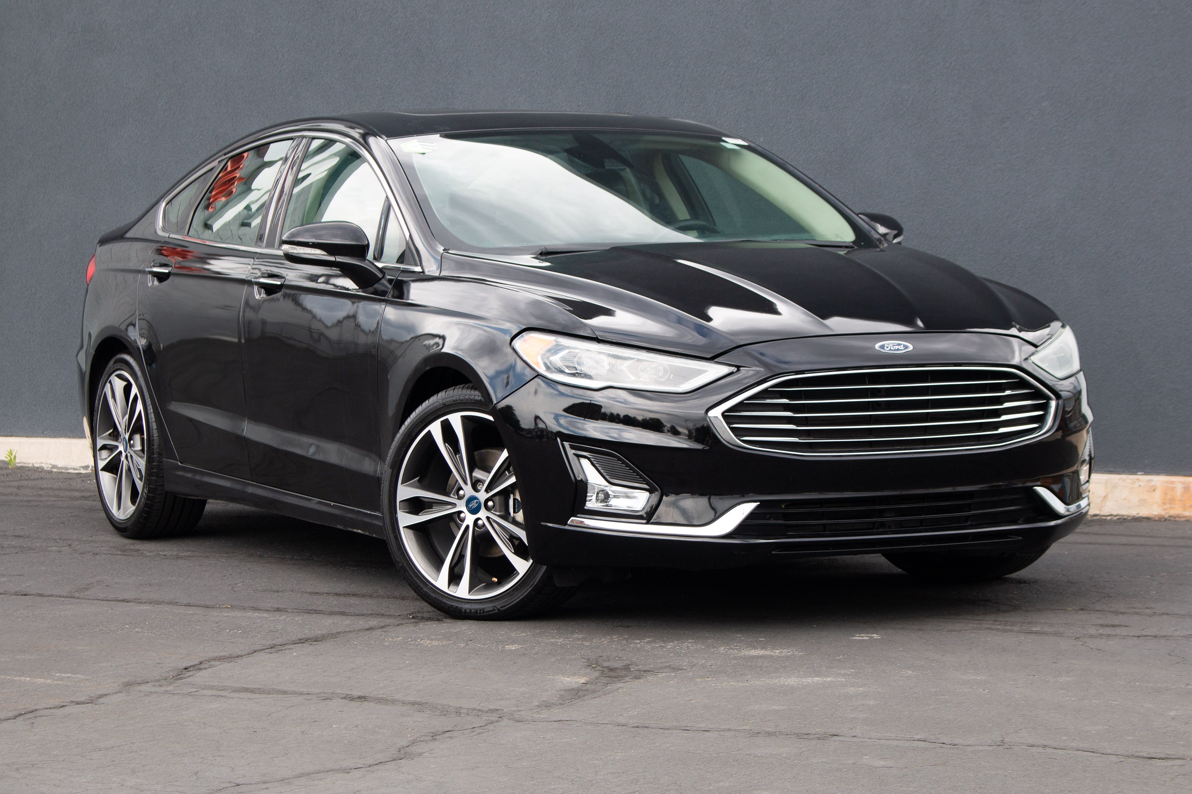 Ford Fusion photo 2