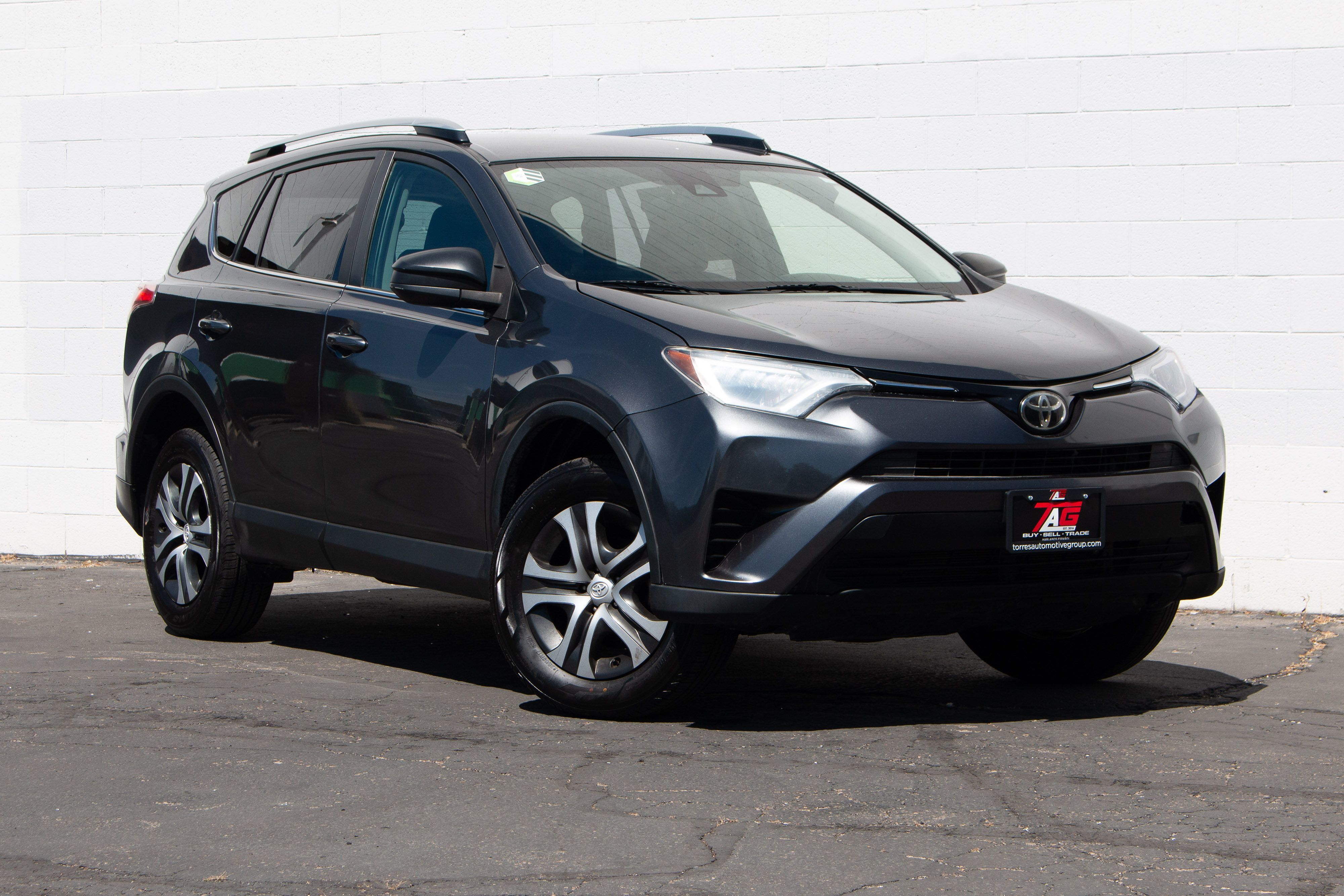Toyota RAV4 photo 2
