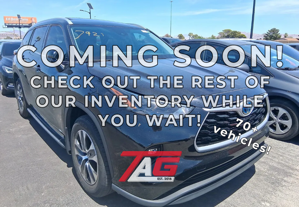 2022 Toyota Highlander XLE Hybrid 4x4's photo