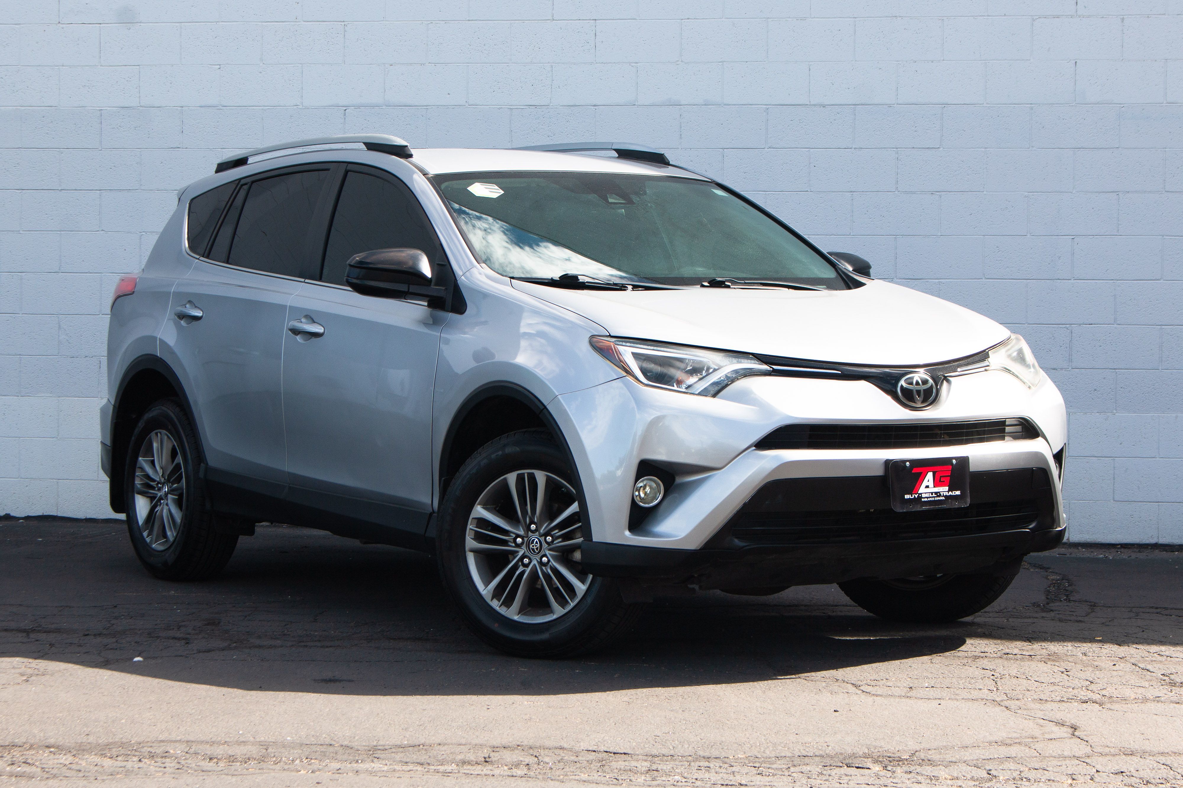 Toyota RAV4 photo 2