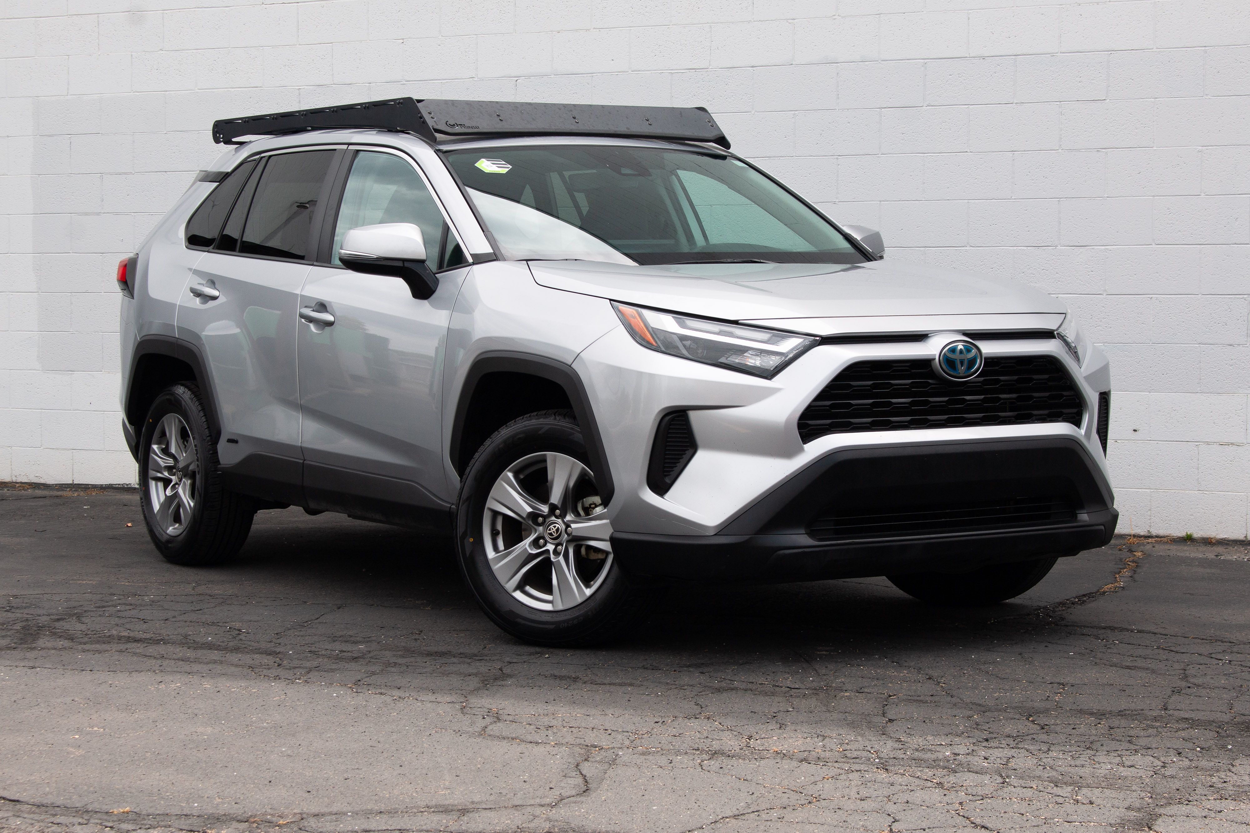 Toyota RAV4 photo 2