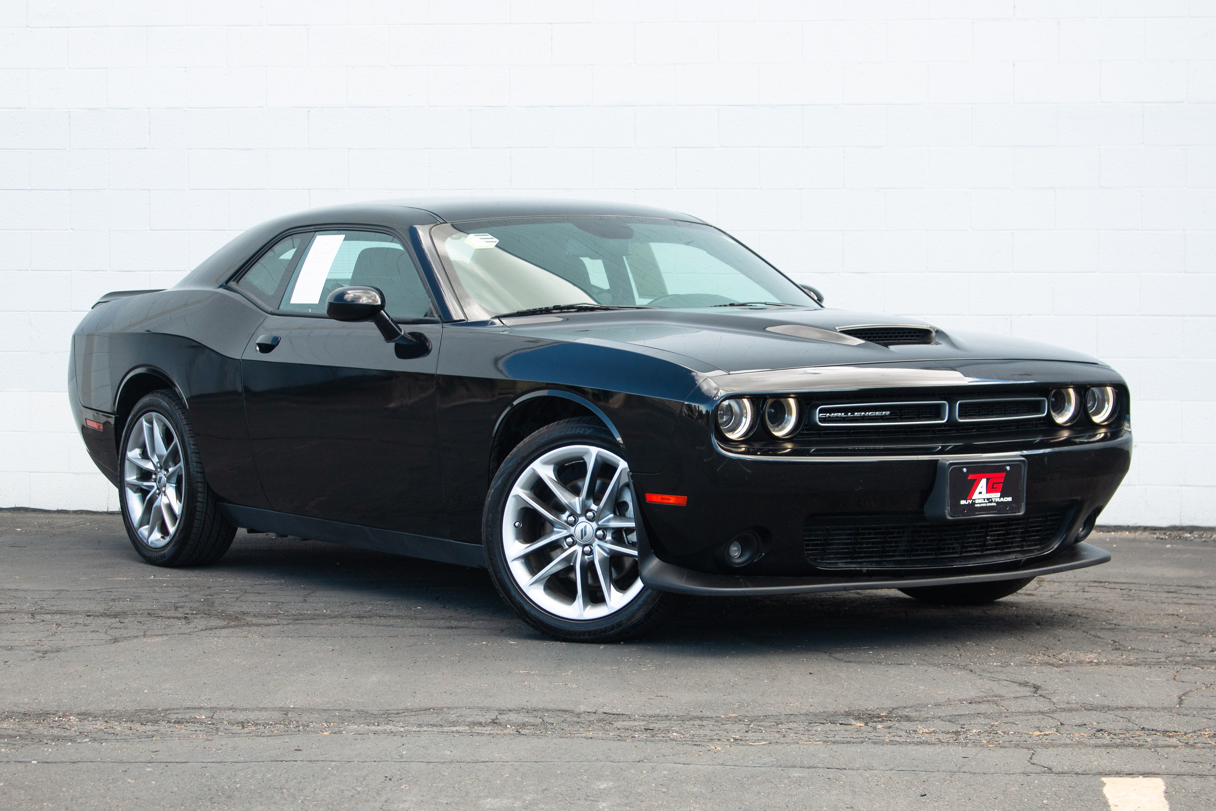 Dodge Challenger photo 2