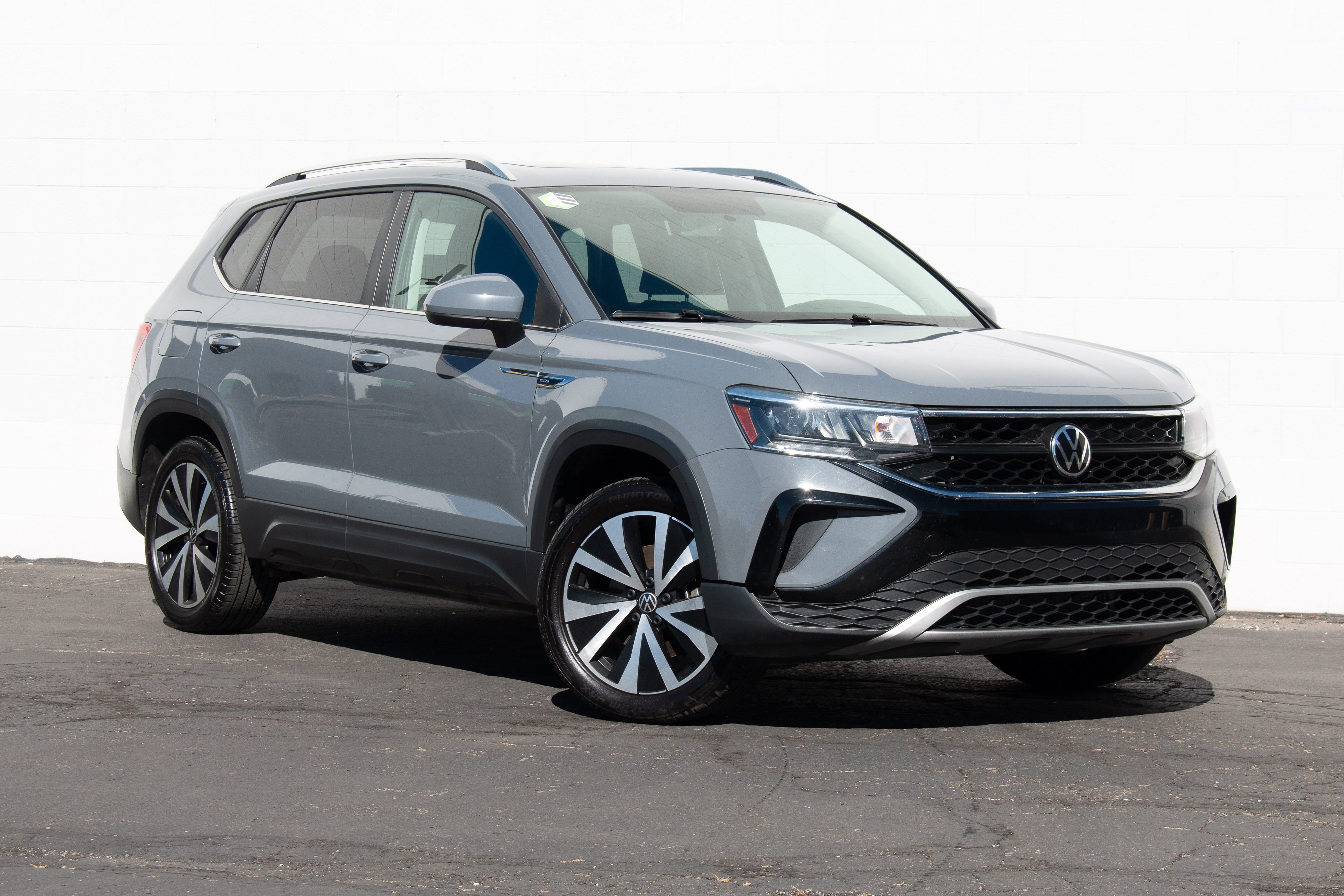 Volkswagen Taos photo 2