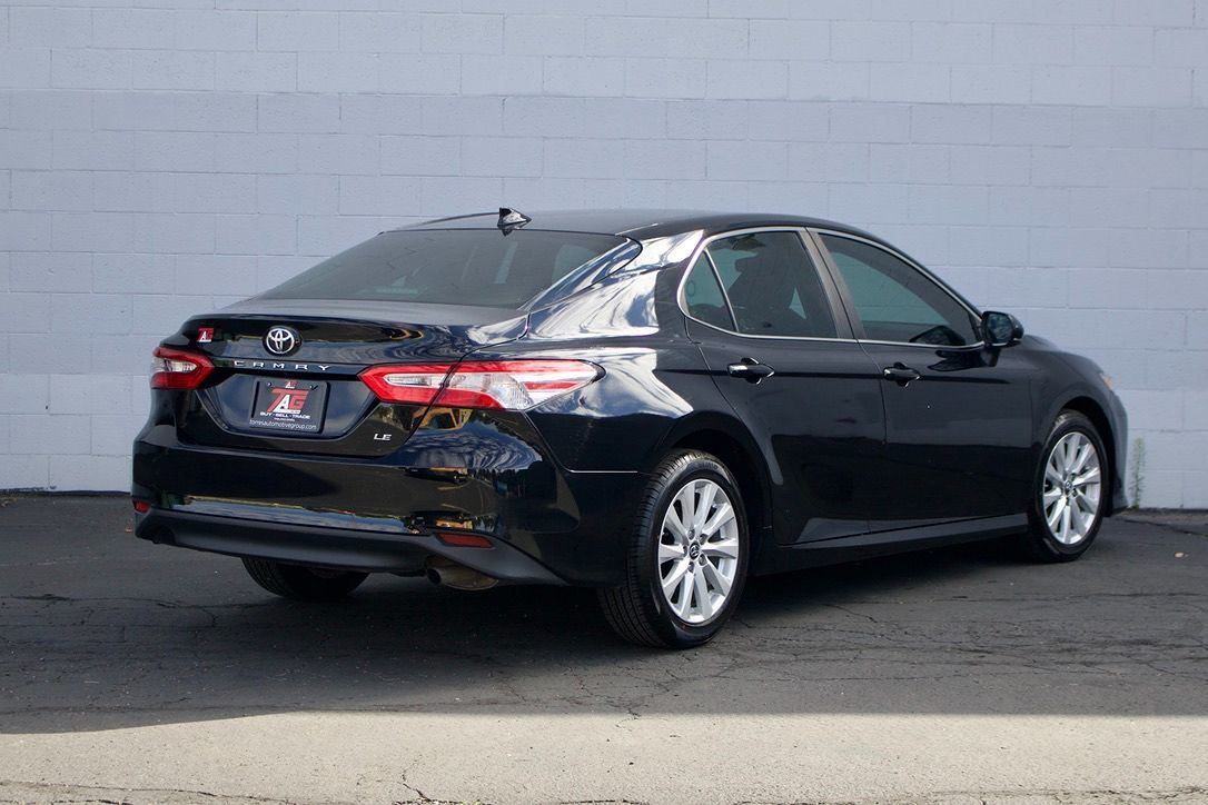 Toyota Camry photo 15