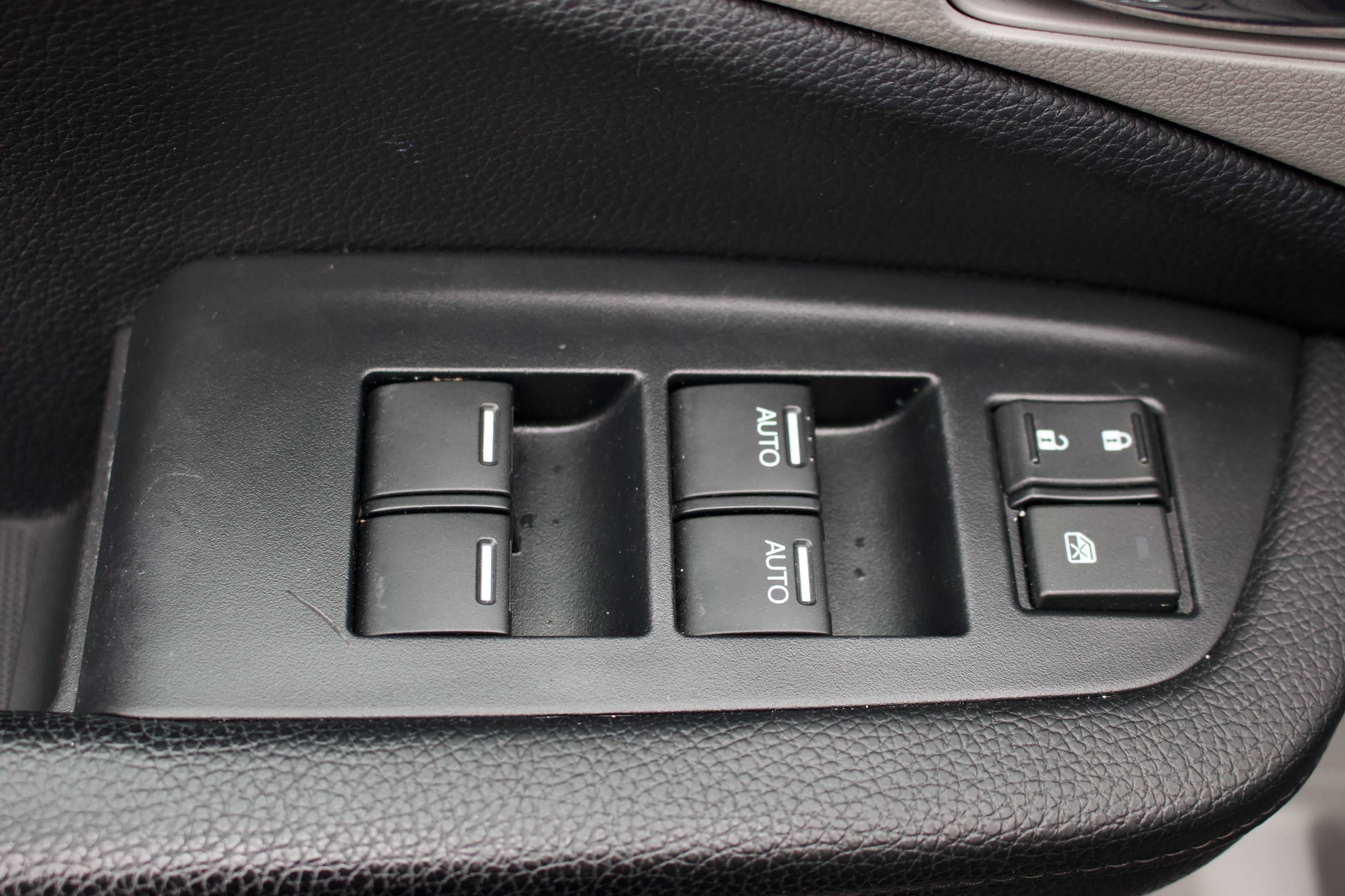 Photo 22 of this Honda Pilot