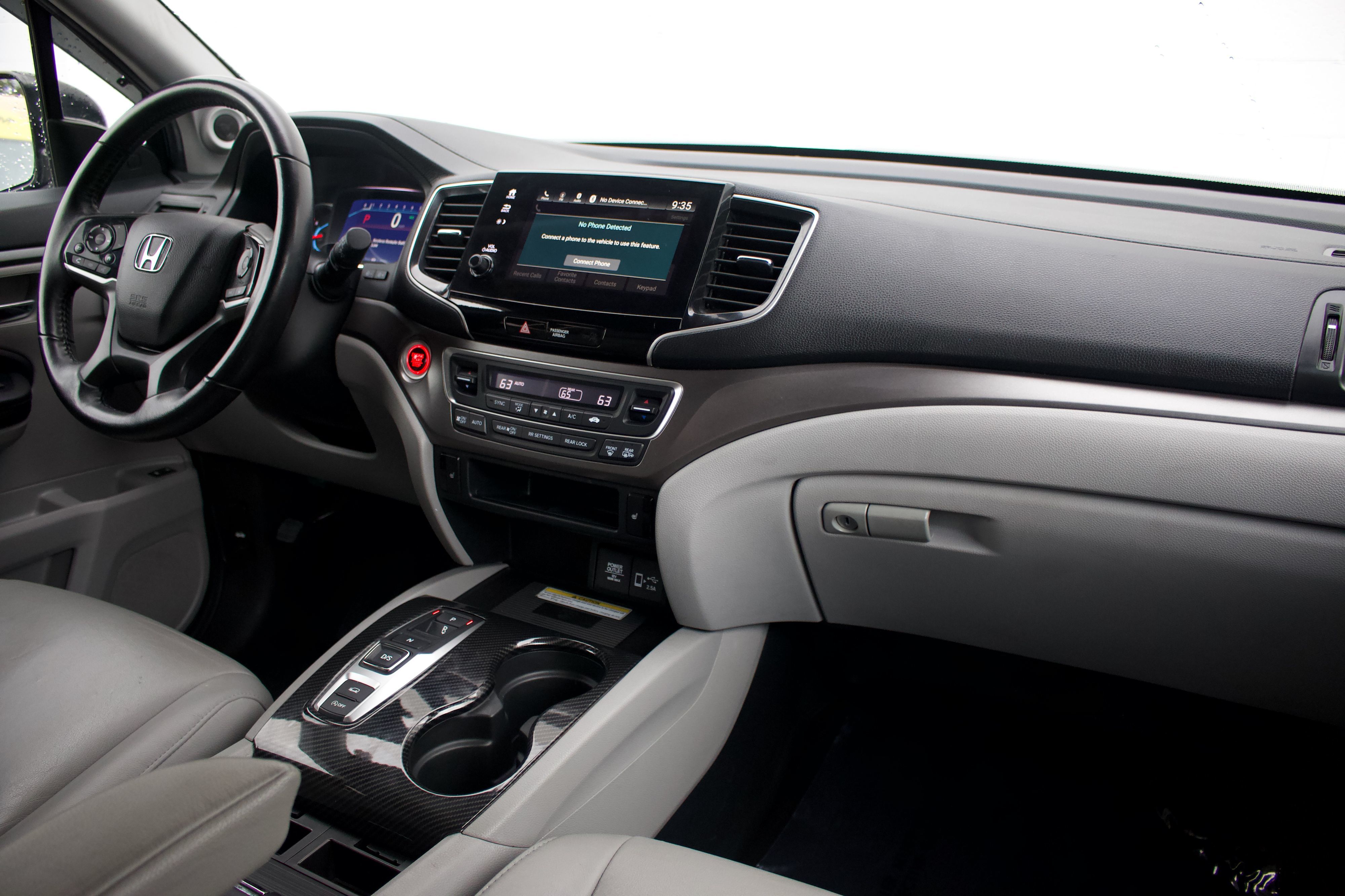 Photo 24 of this Honda Pilot