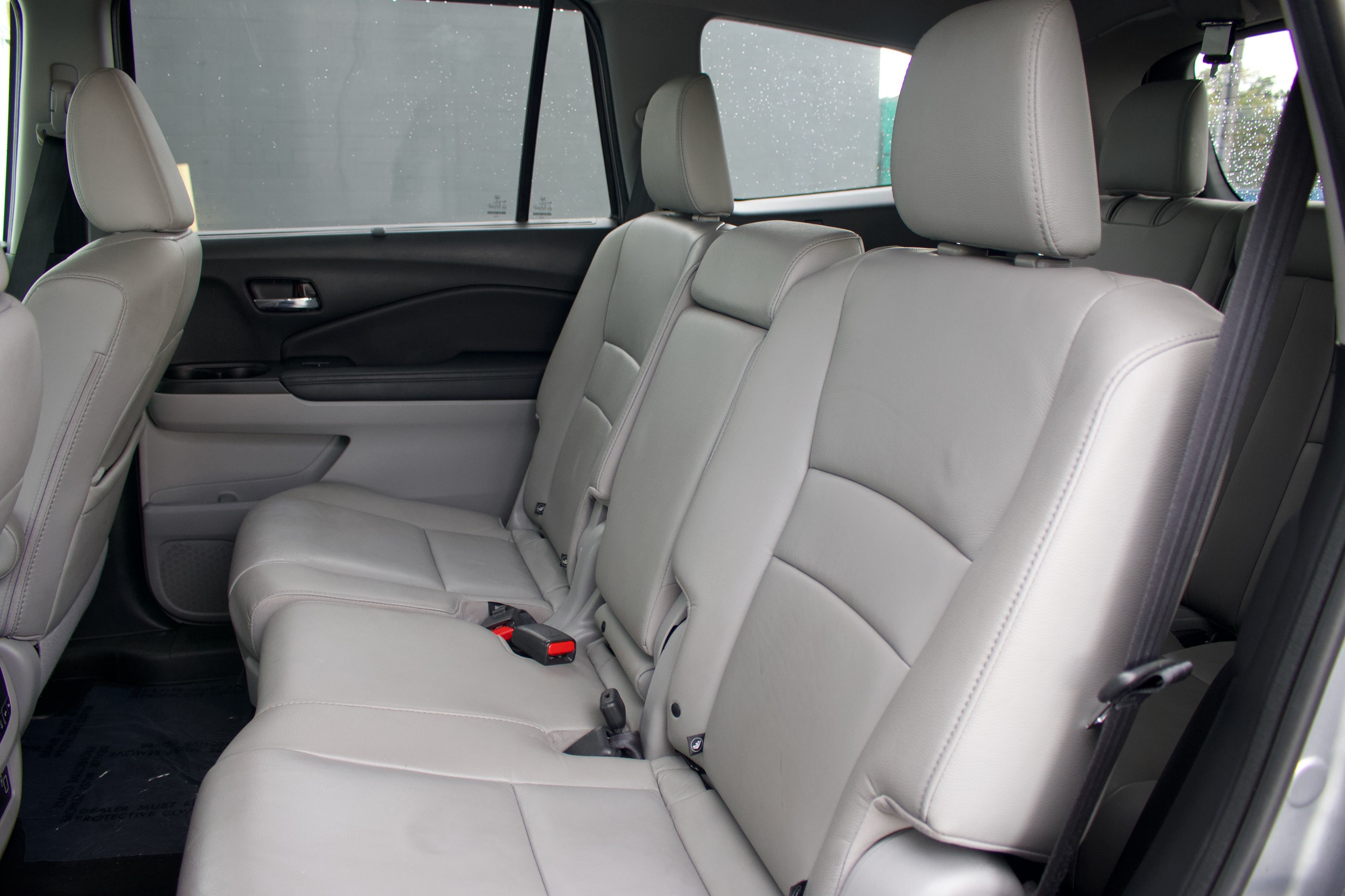 Photo 33 of this Honda Pilot