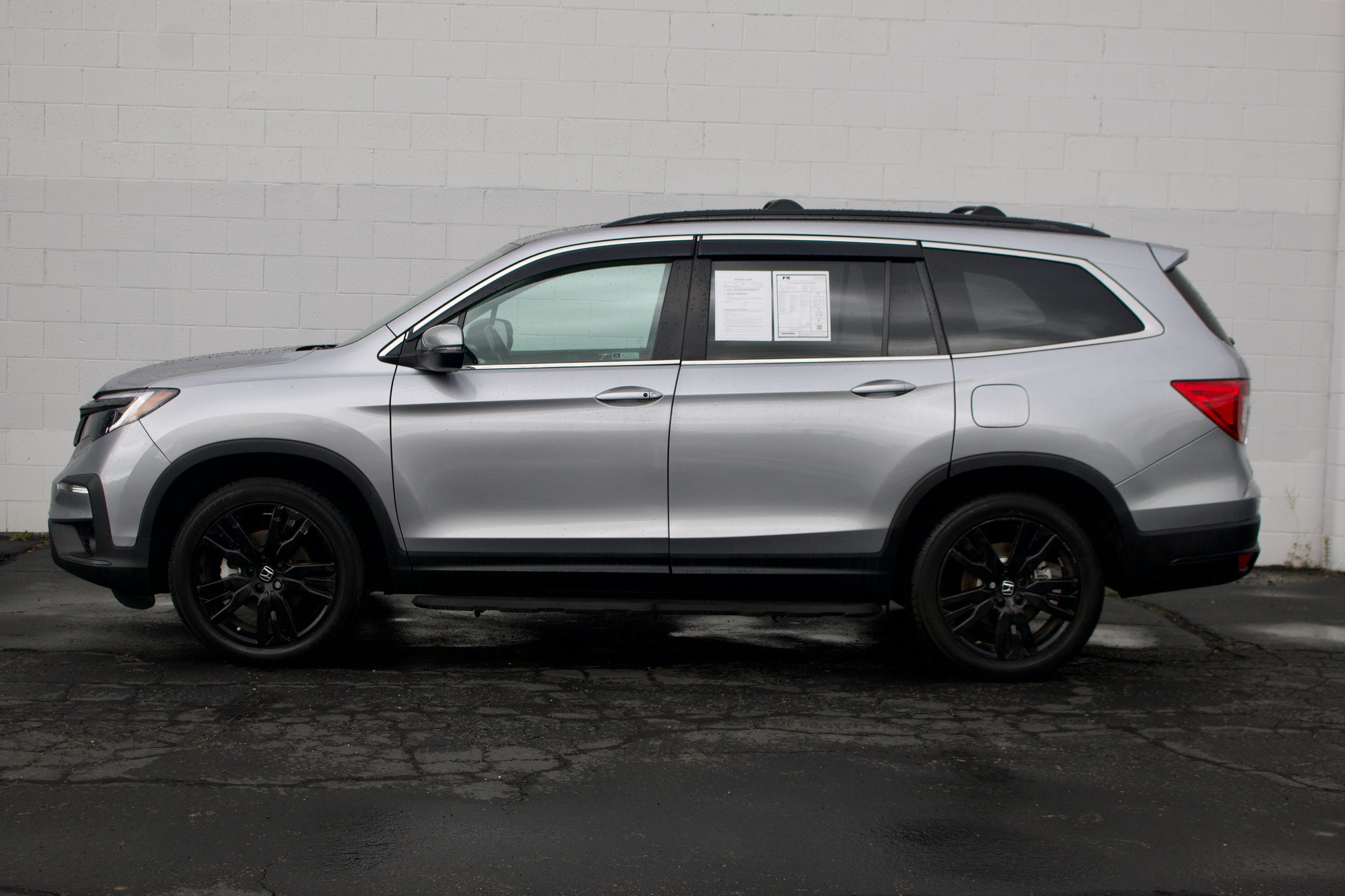 Photo 12 of this Honda Pilot