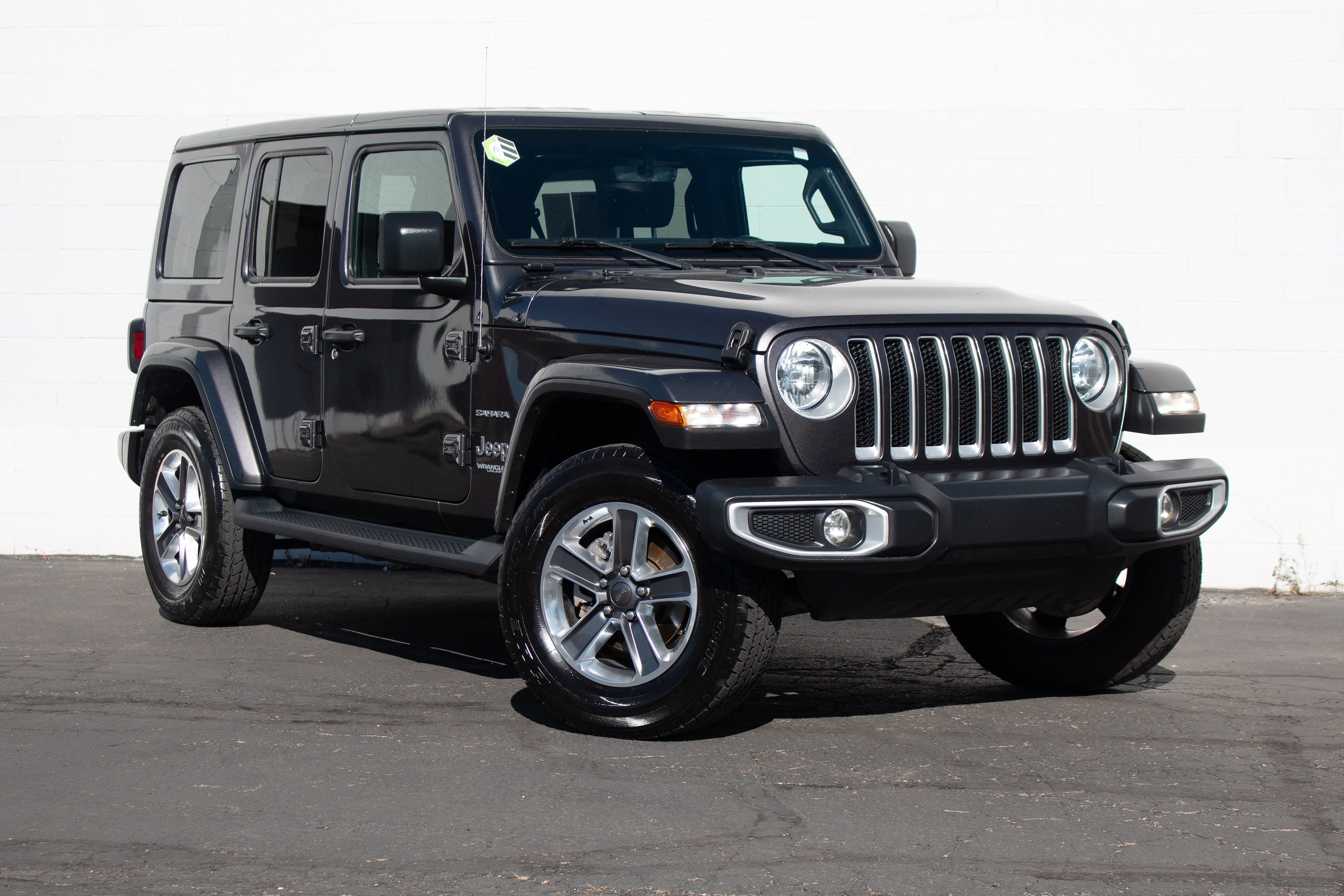 Jeep Wrangler photo 2