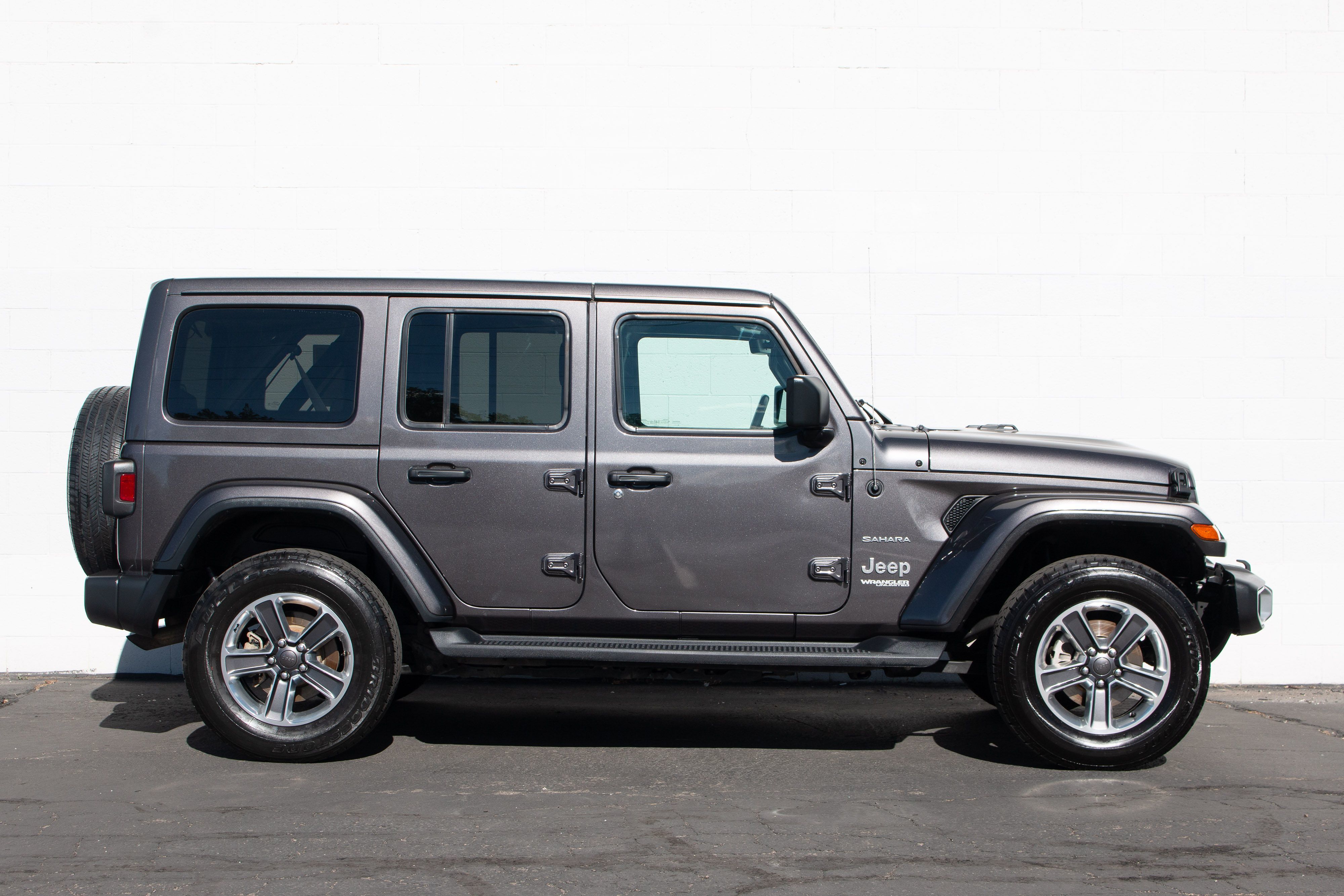 Jeep Wrangler photo 16