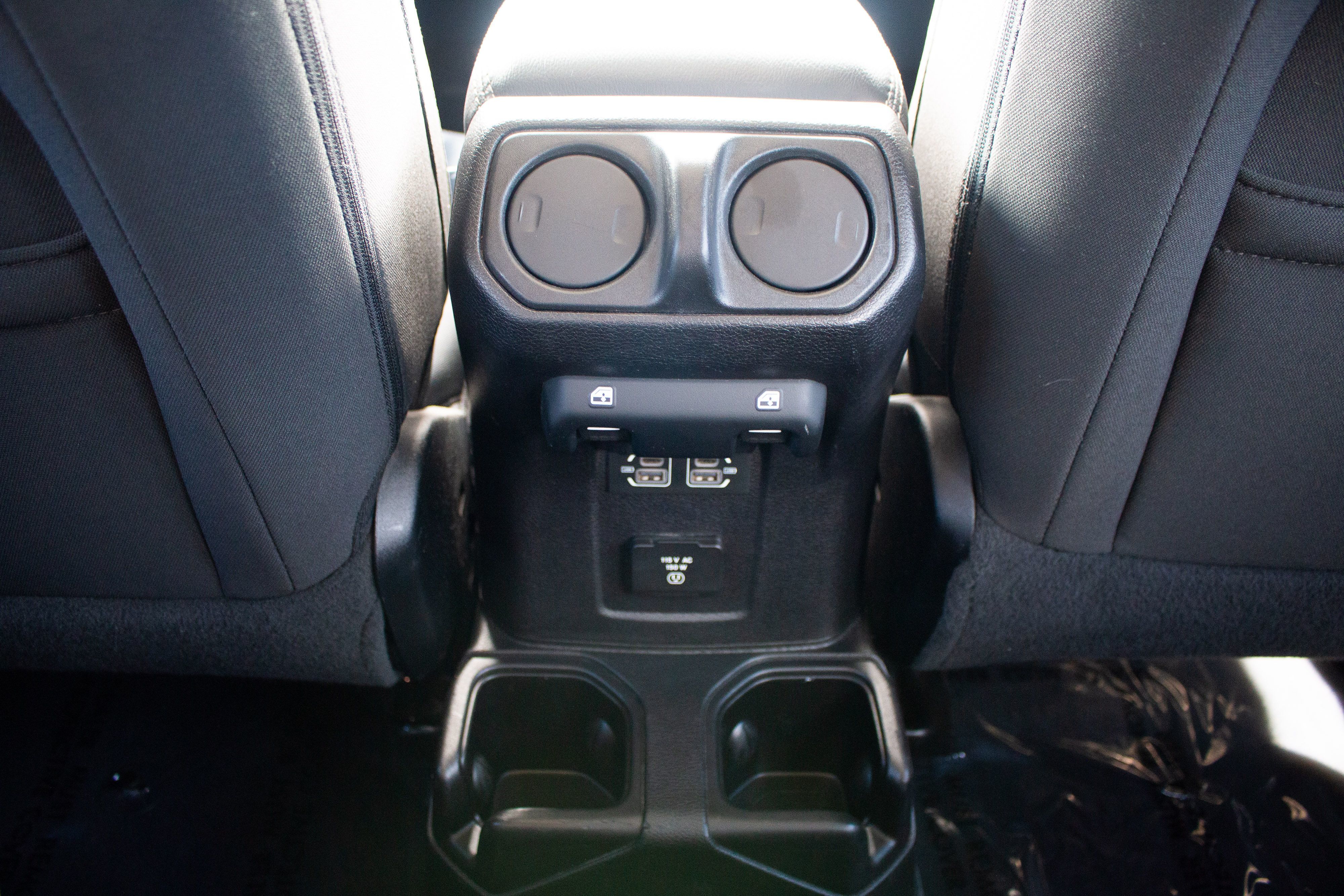 Jeep Wrangler photo 33