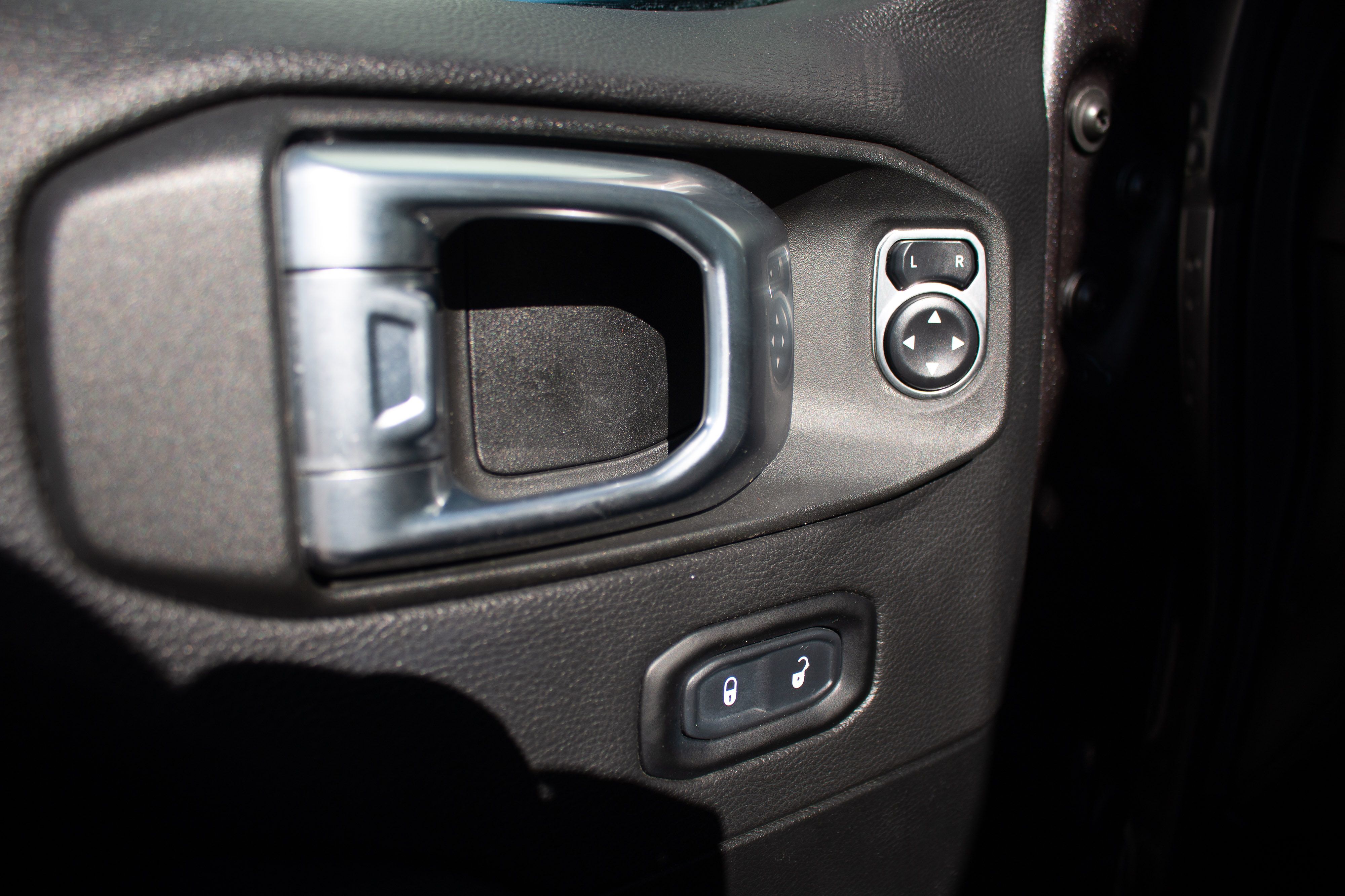 Jeep Wrangler photo 23