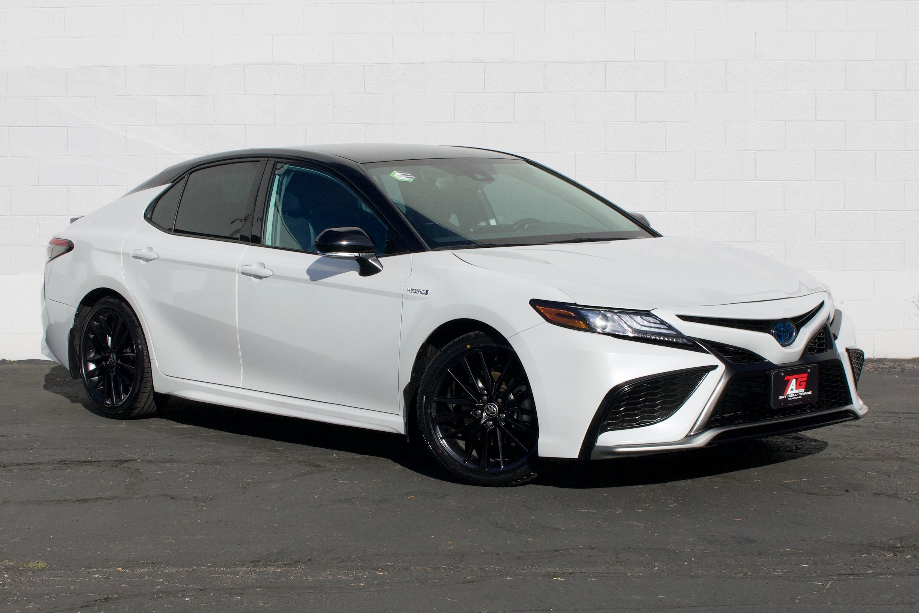 Toyota Camry photo 2