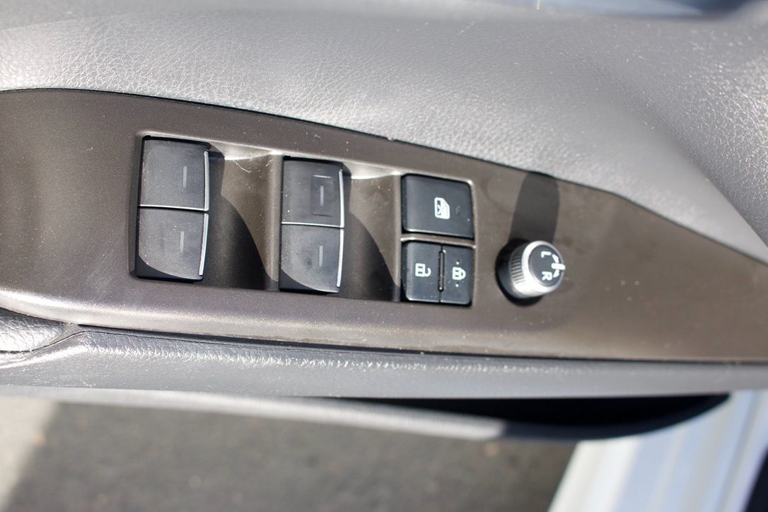 Toyota Camry photo 23