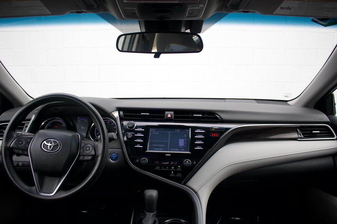 Toyota Camry photo 8