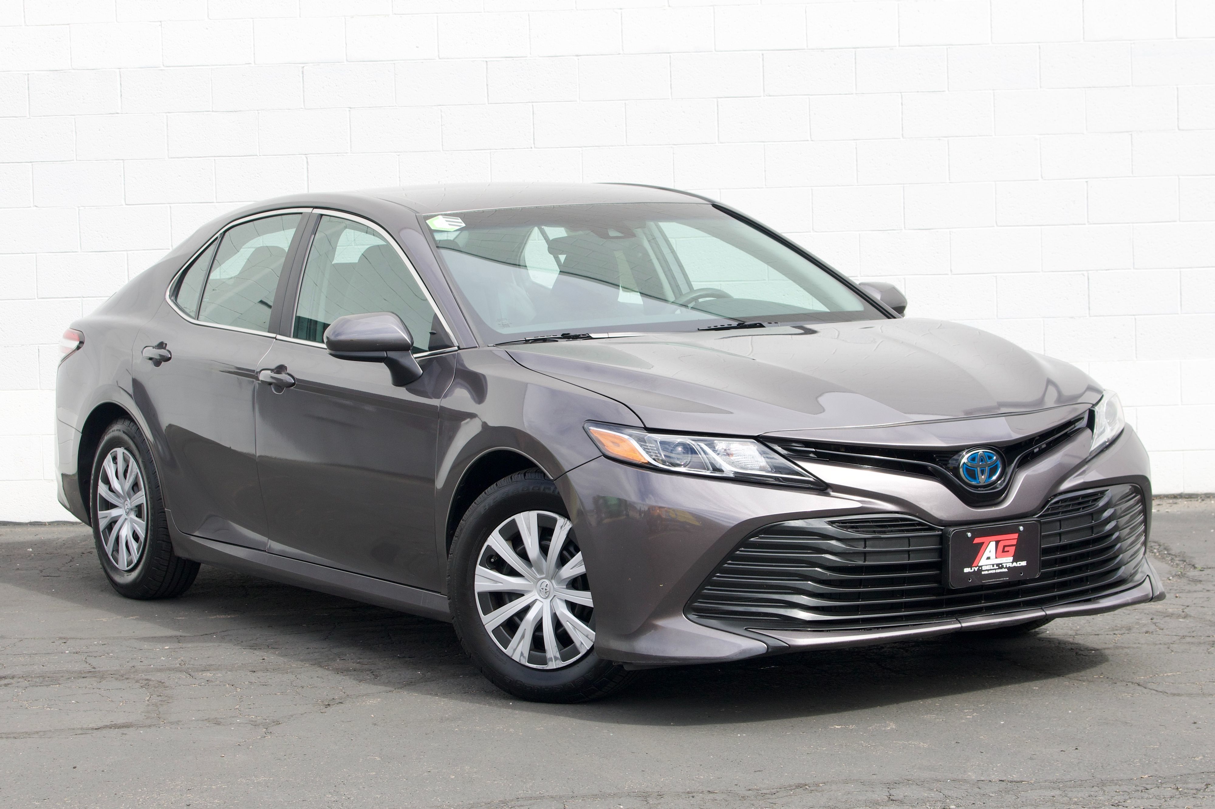 Toyota Camry photo 2